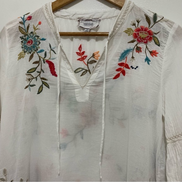 Johnny Was Workshop floral embroidered blouse size XS - Picture 3 of 14